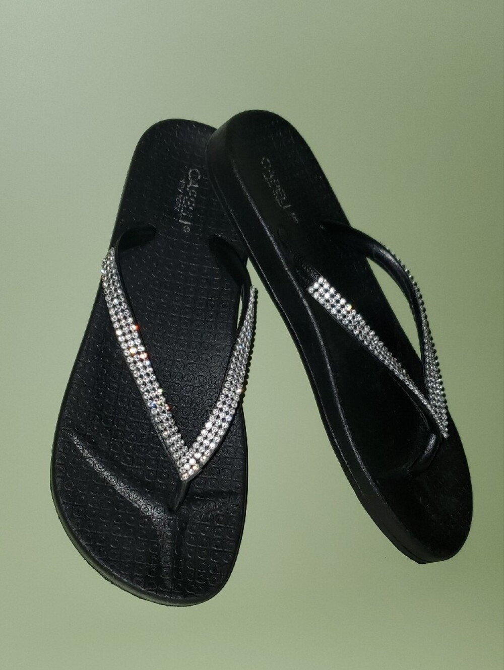 Capelli of New York Black Rhinestone V‑Strap Flip Flops - Picture 3 of 3